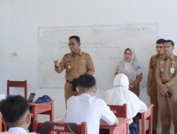 Bupati Takalar Pantau Ujian Sekolah di SMP Negeri 1 Takalar Senin, 22 April 2024