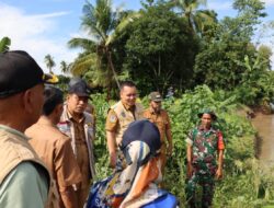 Pj. Bupati Wajo Menyambangi Korban Banjir Dan Tanah Longsor.