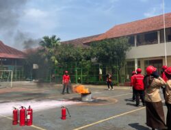Tanggap Darurat di Sekolah Mahasiswa UI Prodi K3 Gelar School Health and Safety Awareness