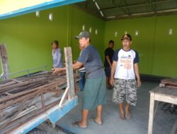 Pemdes Tanjung Besar Bergotong Royong Menginventarisasi Peralatan Desa,Bersama Kadus Dan BPD