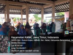 Penyaluran Bantuan Rutin beras dari PT Yasa Artha Trumanunggal di Desa Kalirejo