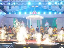 Meski Sempat Diguyur Hujan, Pembukaan MTQ Tingkat Provinsi Bengkulu Ke 36 Yang Digelar Di Alun Alun Rajo Malim Paduko Berlangsung Meriah.