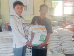 Pemdes Tanggo Raso Bagikan Salurkan Beras Bantuan Pangan Ke Pada Masyarakat