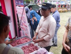 Pj. Bupati Takalar Pantau Gerakan Pangan Murah (GPM) Galesong sekaligus Launching Mobile Distribution Center