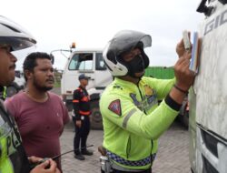 Operasi Gabungan Penertiban Angkutan Barang, Satlantas Polres Gresik Tindak Puluhan Pelanggar