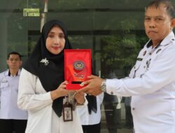 Apel Pagi Bapas Makassar Menjadi Ajang Perpisahan Dengan Seorang Pegawai Panutan