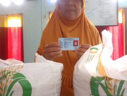 Distribusi Beras Bantuan Bulog untuk 121 KK di Desa Padang Lebar Dimulai 19 Juli 2025