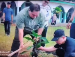 Kegiatan Penanaman Bibit Pohon di Lingkungan Sekretaris Daerah.