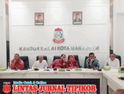 Rapat Mediasi PSN Rel Kereta Api Segmen E Di Lantai 2 Kantor Pemkot Makassar