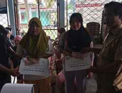 Pemerintah Desa Talang Kemang Menyalurkan BLT Untuk 23 Warganya