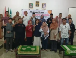 Pelatihan Jurnalistik Menghadirkan Dua Pemateri Handal Mengajar Peserta Di pelatihan