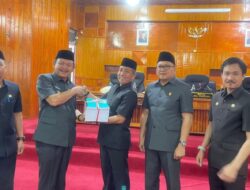 Wakil Bupati Bengkulu Selatan Yevri Sudianto menghadiri Rapat Paripurna DPRD Kabupaten Bengkulu Selatan.