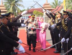 Kapolres Tanjab Barat Resmi Berganti, Tradisi Khidmat Warnai Sertijab di Mapolres